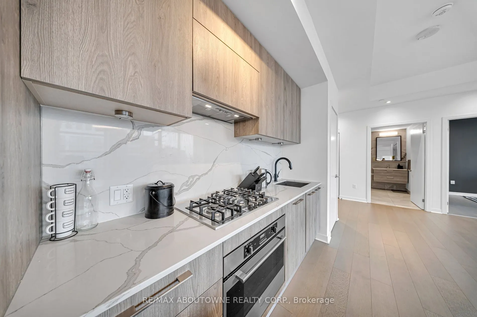 501 Adelaide St W, #1404