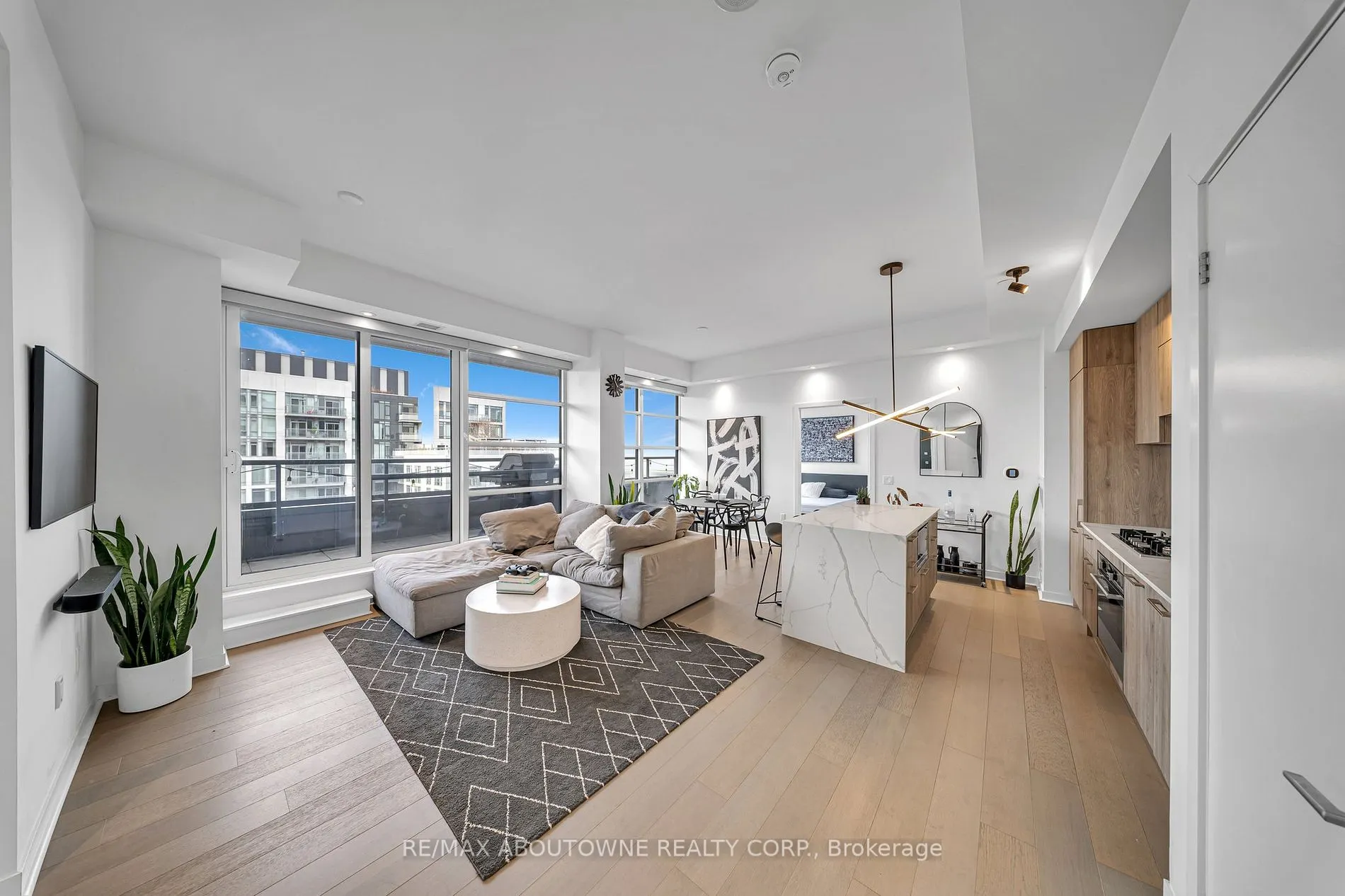 501 Adelaide St W, #1404