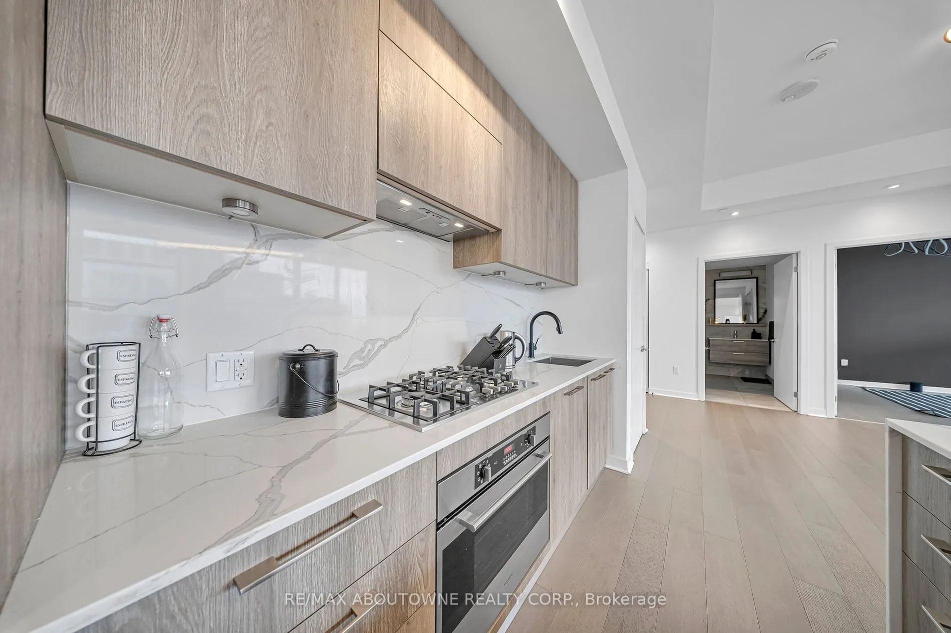 501 Adelaide St W, #1404