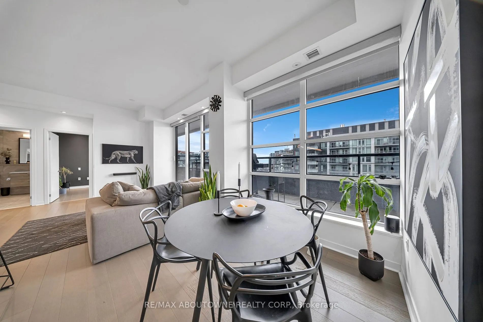 501 Adelaide St W, #1404
