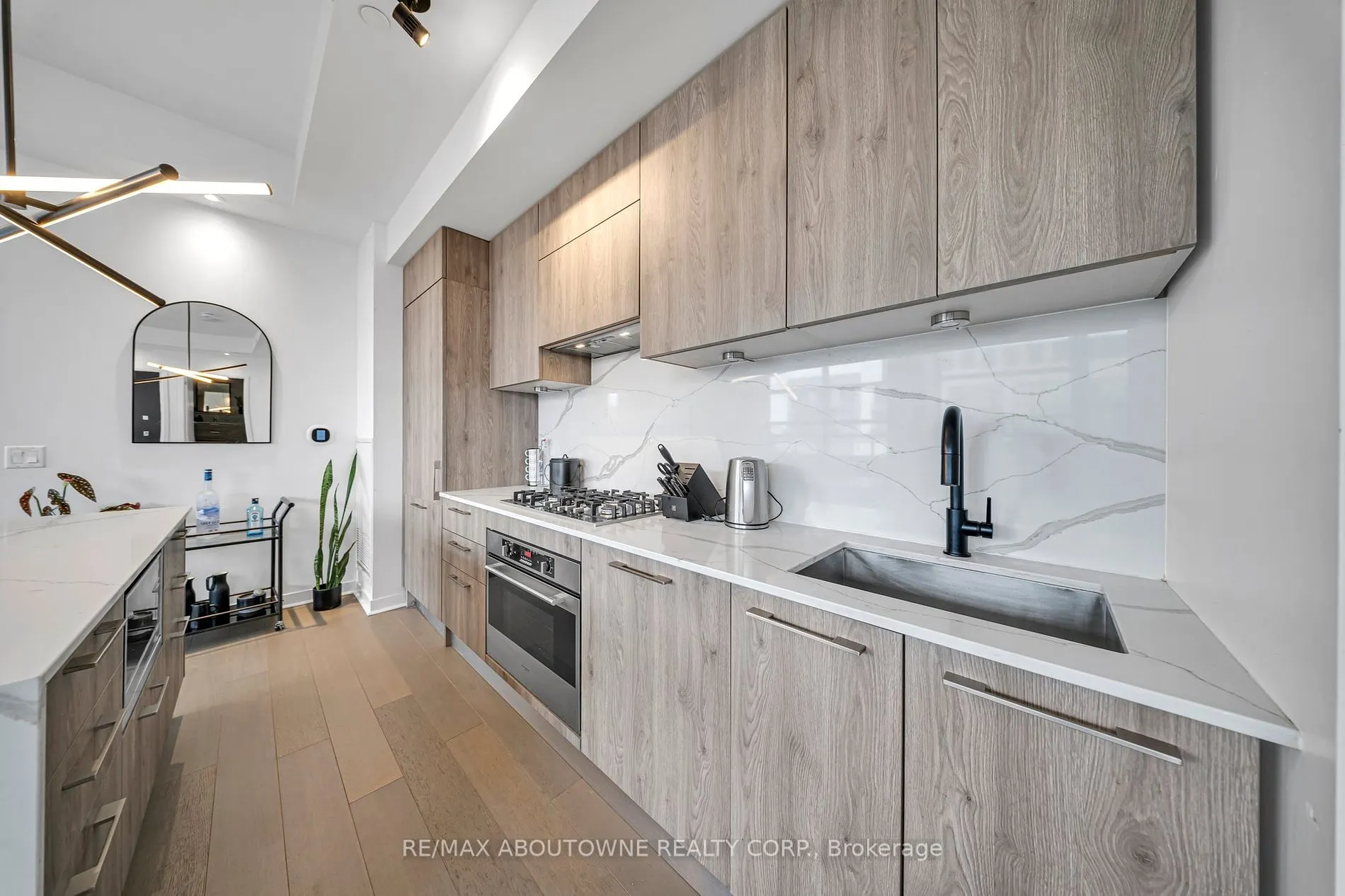 501 Adelaide St W, #1404
