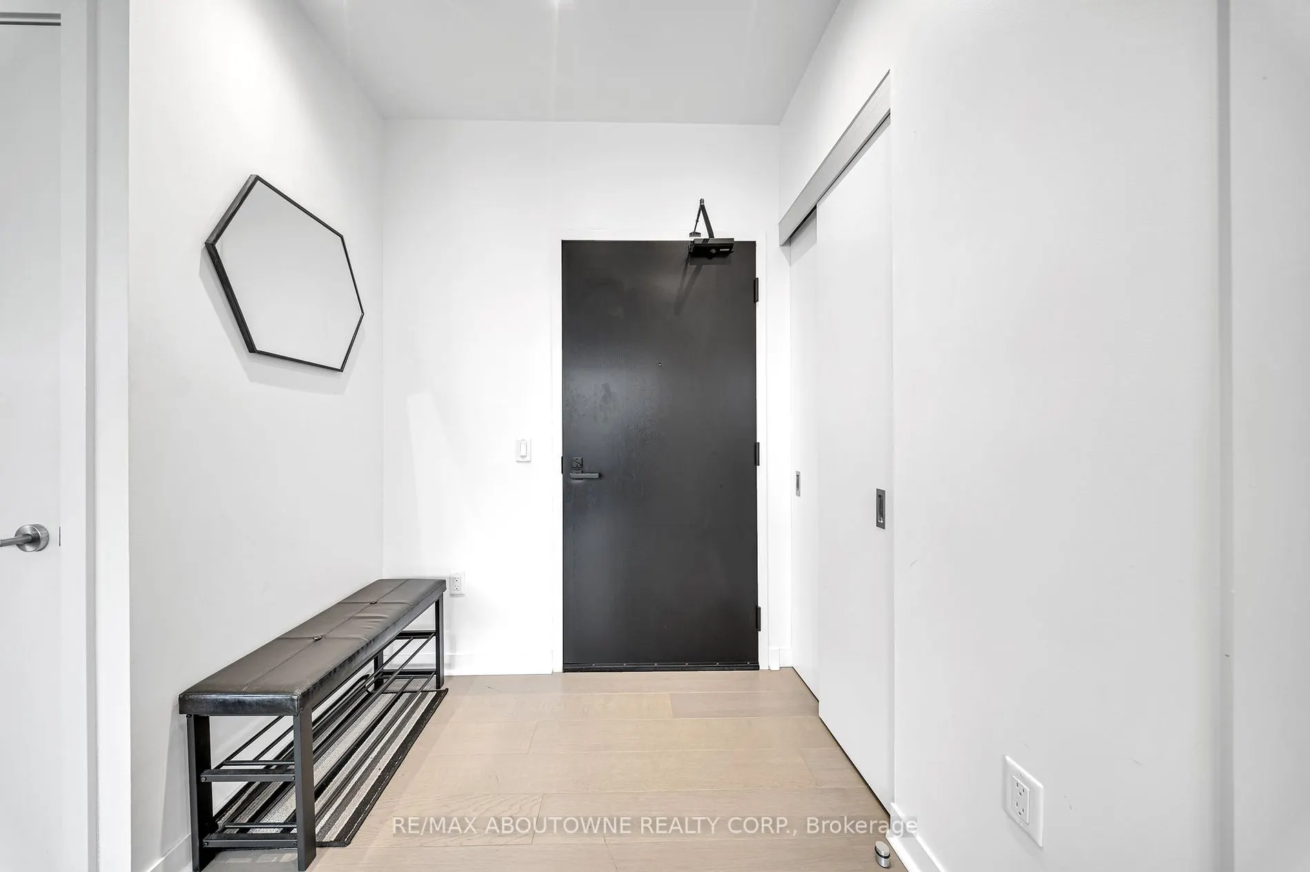 501 Adelaide St W, #1404