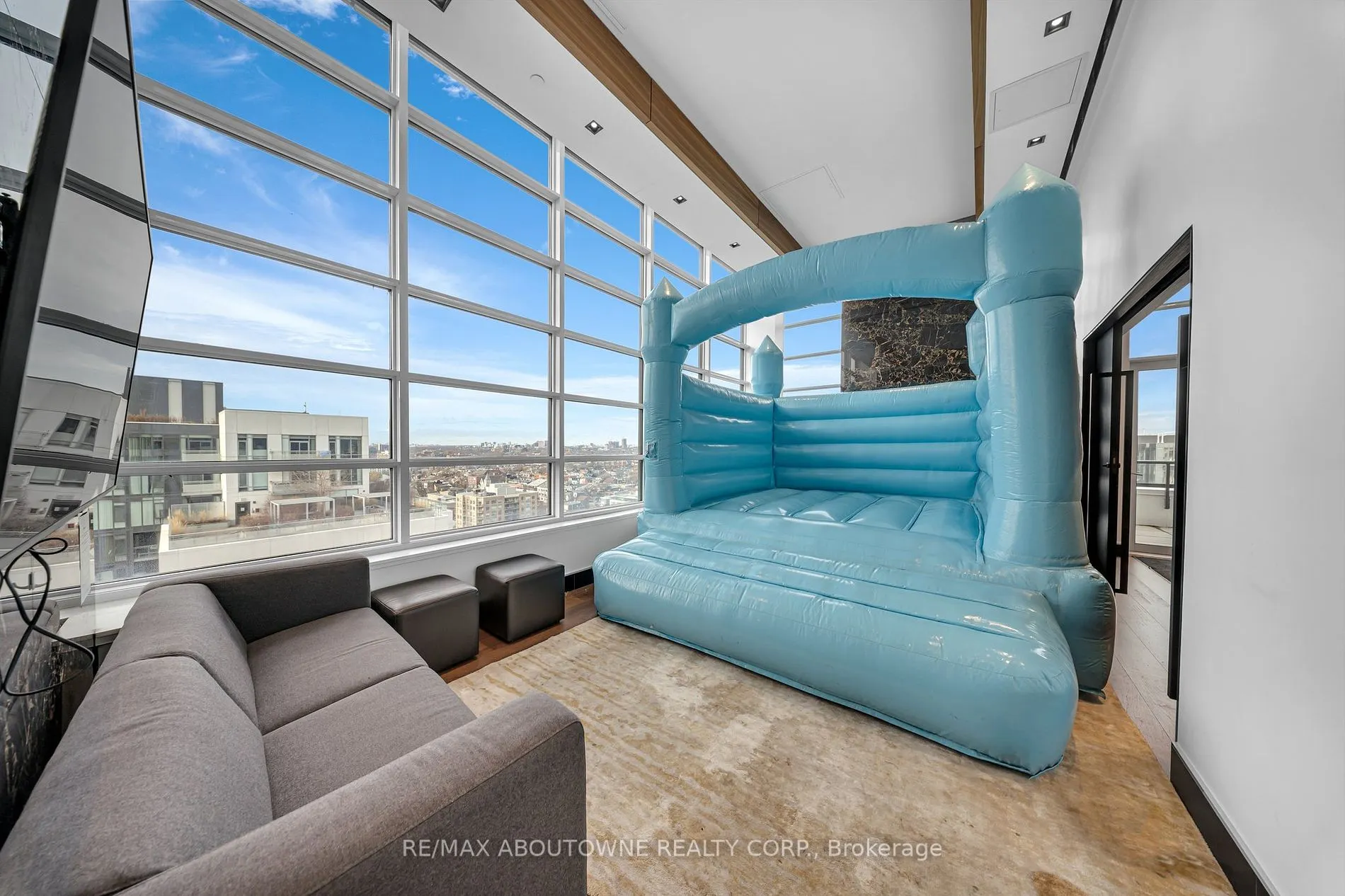 501 Adelaide St W, #1404