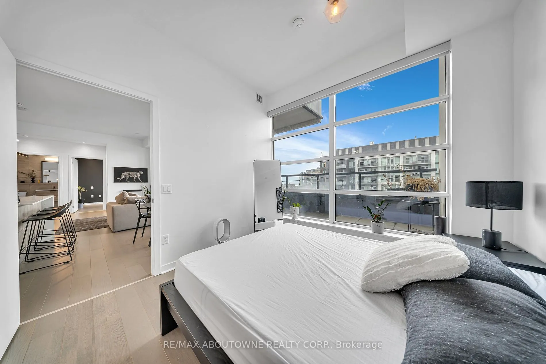 501 Adelaide St W, #1404