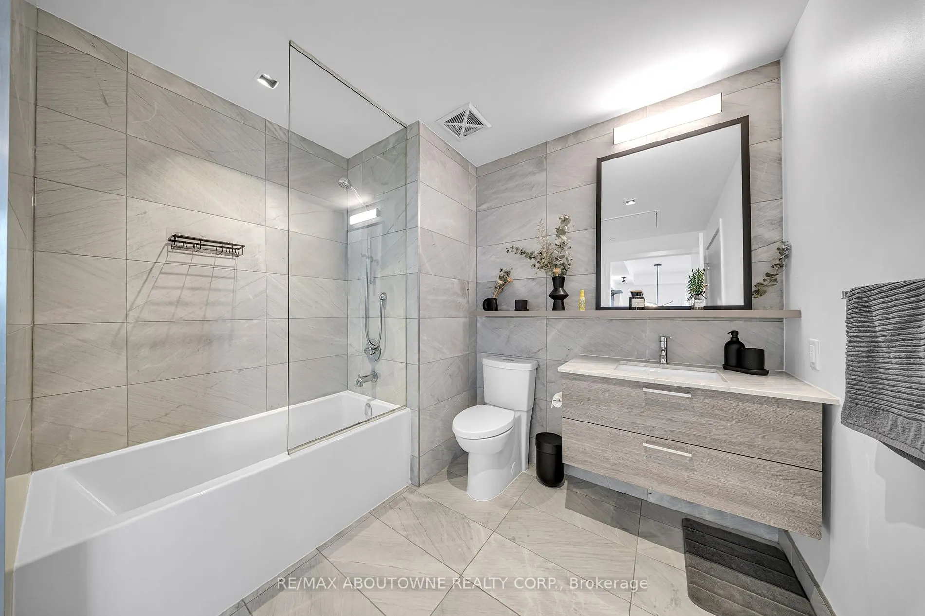 501 Adelaide St W, #1404