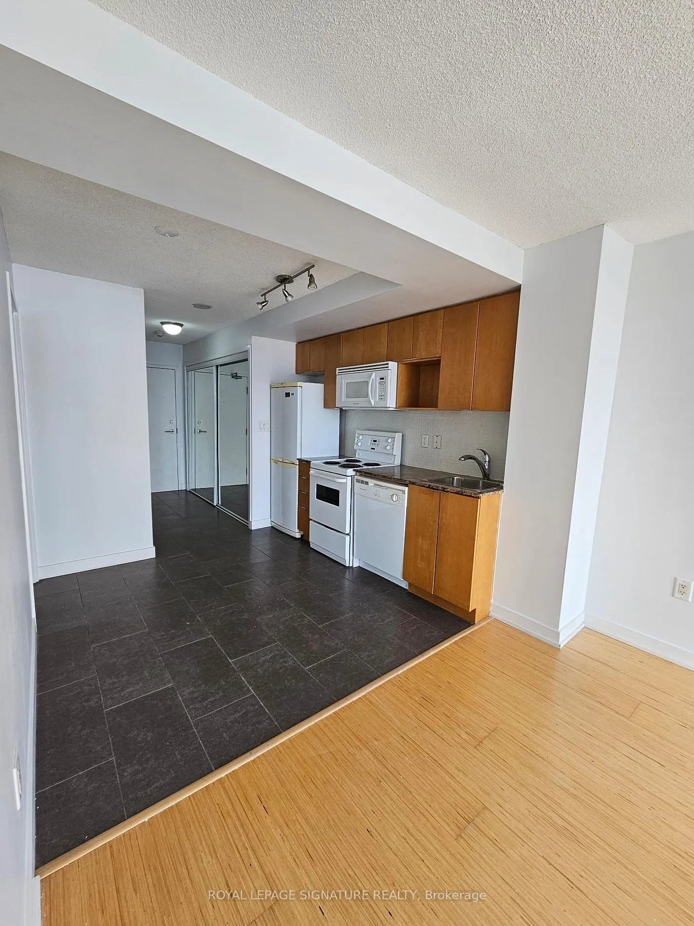 15 Fort York Blvd, #4009