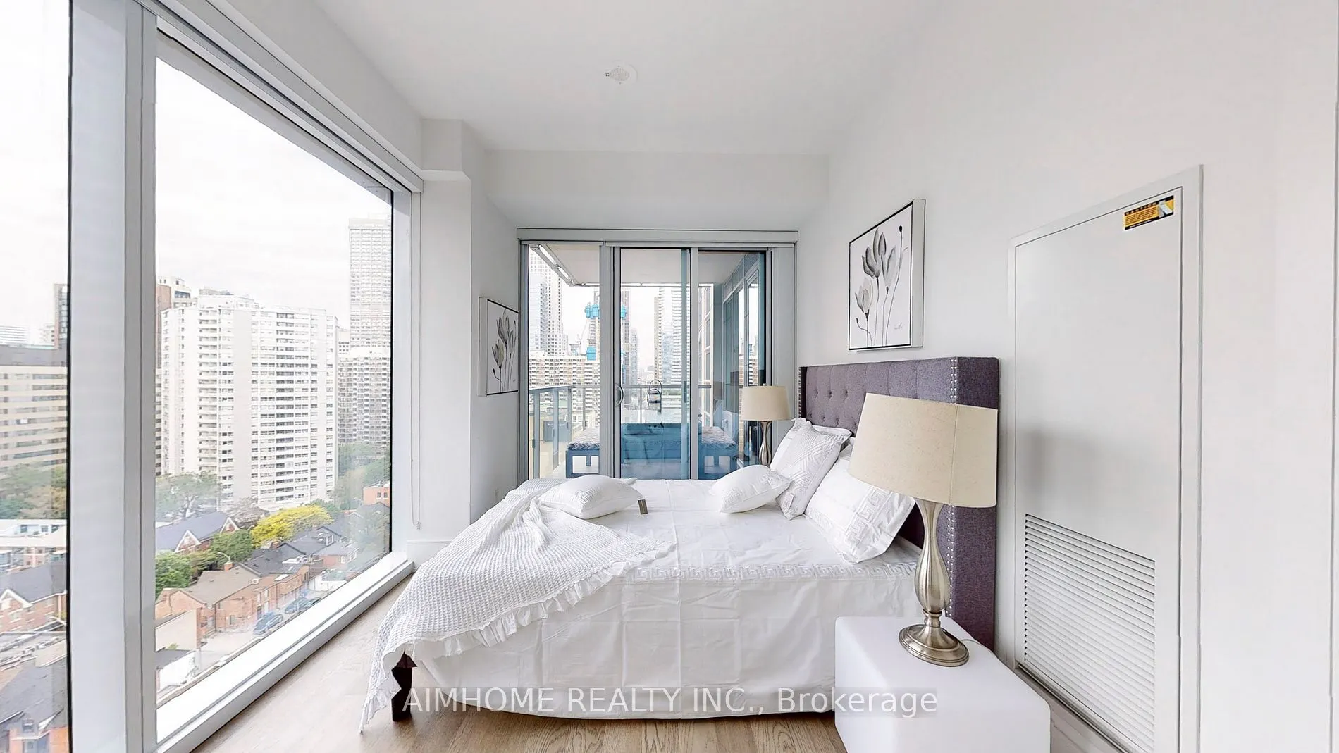 1 Gloucester St, #1816