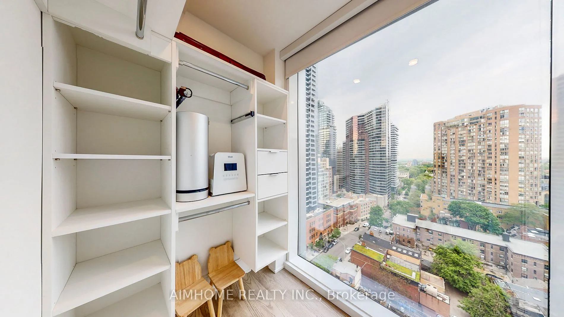 1 Gloucester St, #1816