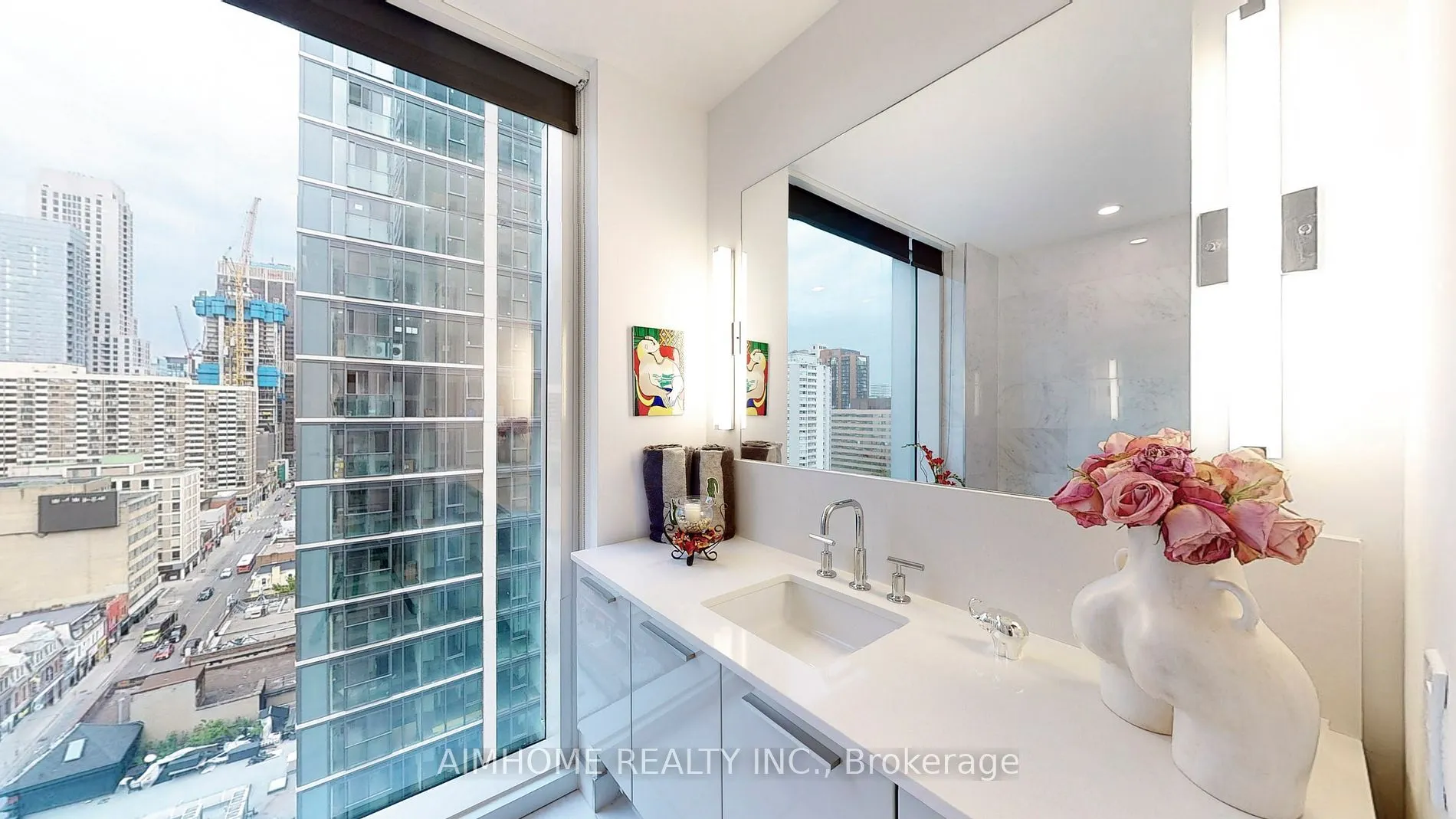 1 Gloucester St, #1816