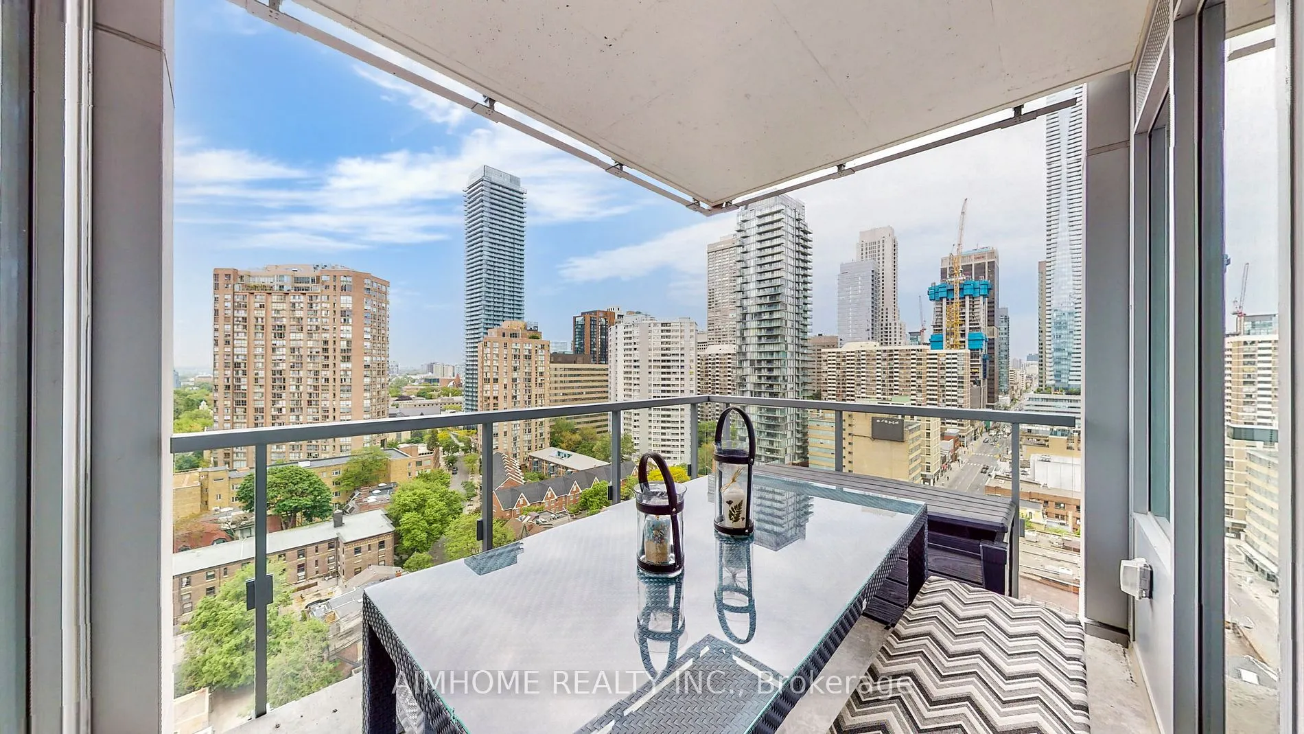 1 Gloucester St, #1816