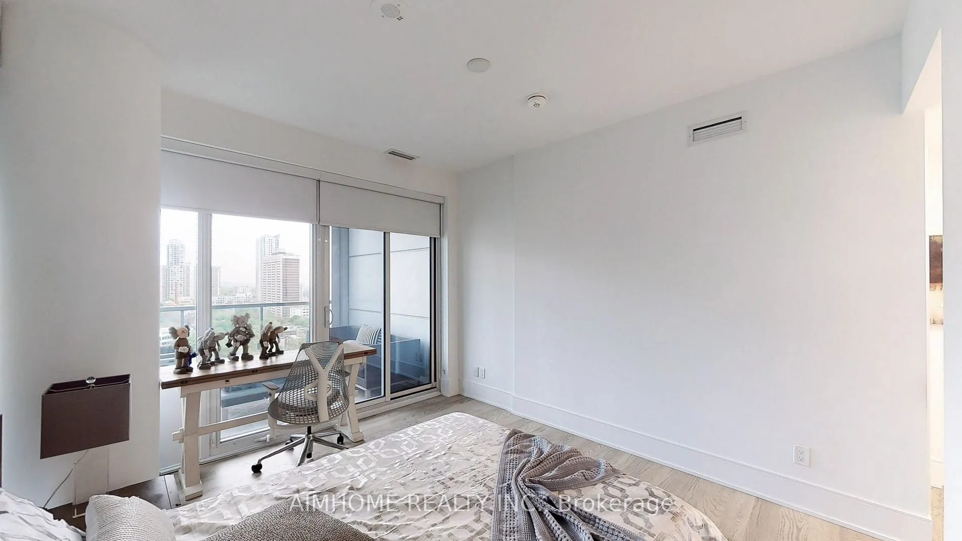 1 Gloucester St, #1816
