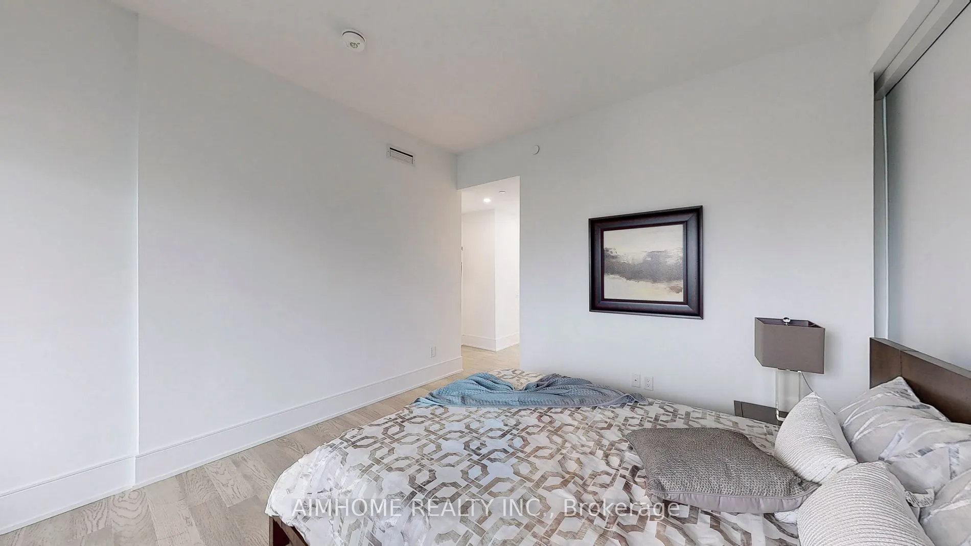1 Gloucester St, #1816