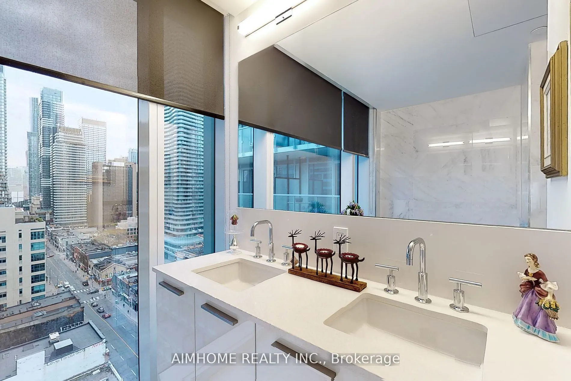 1 Gloucester St, #1815