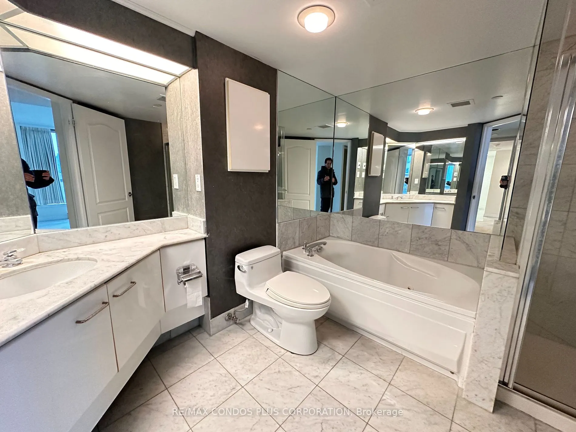 38 Elm St, #2611
