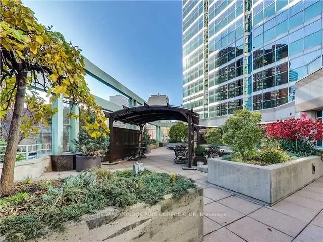 38 Elm St, #2611