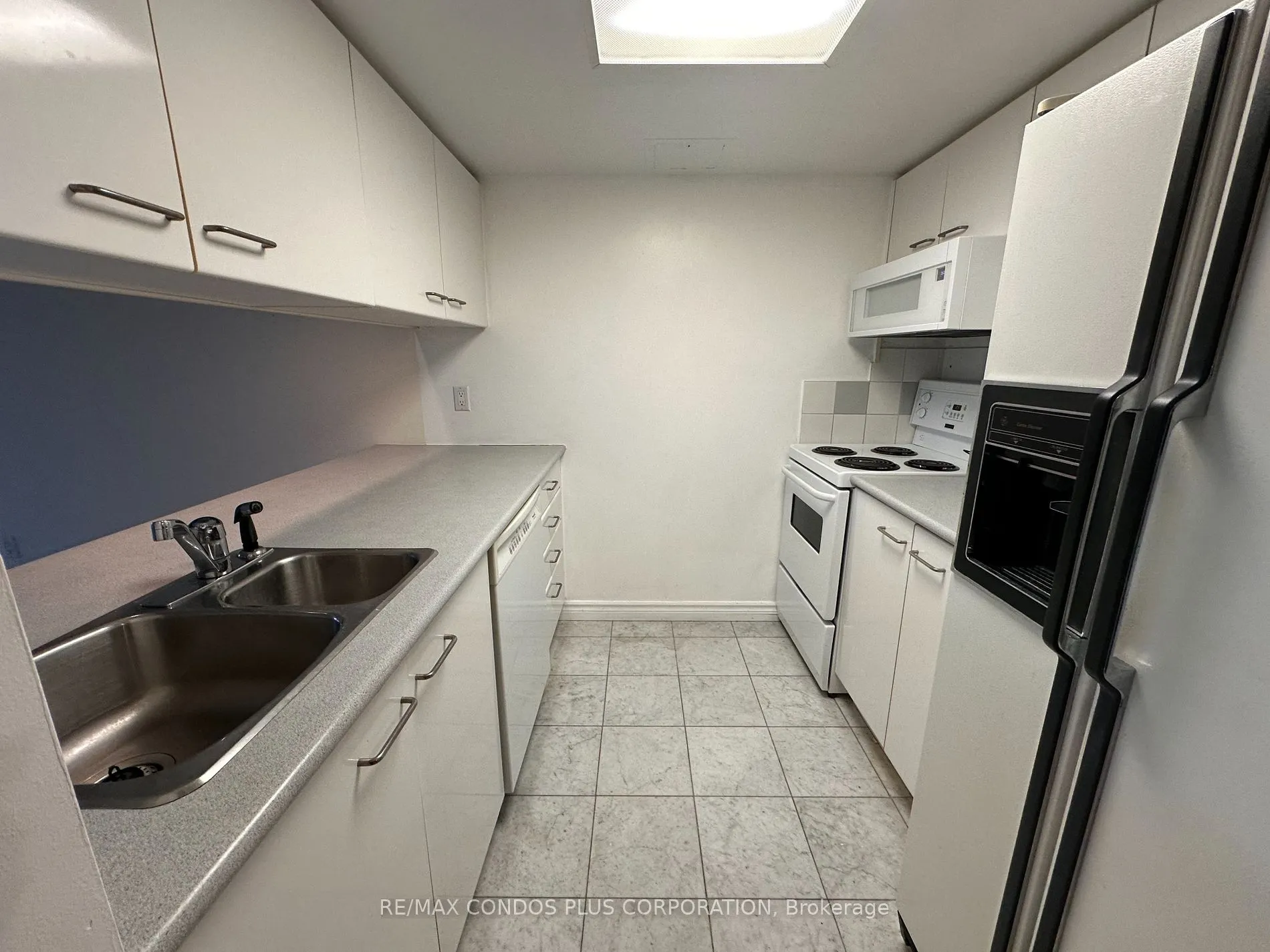38 Elm St, #2611