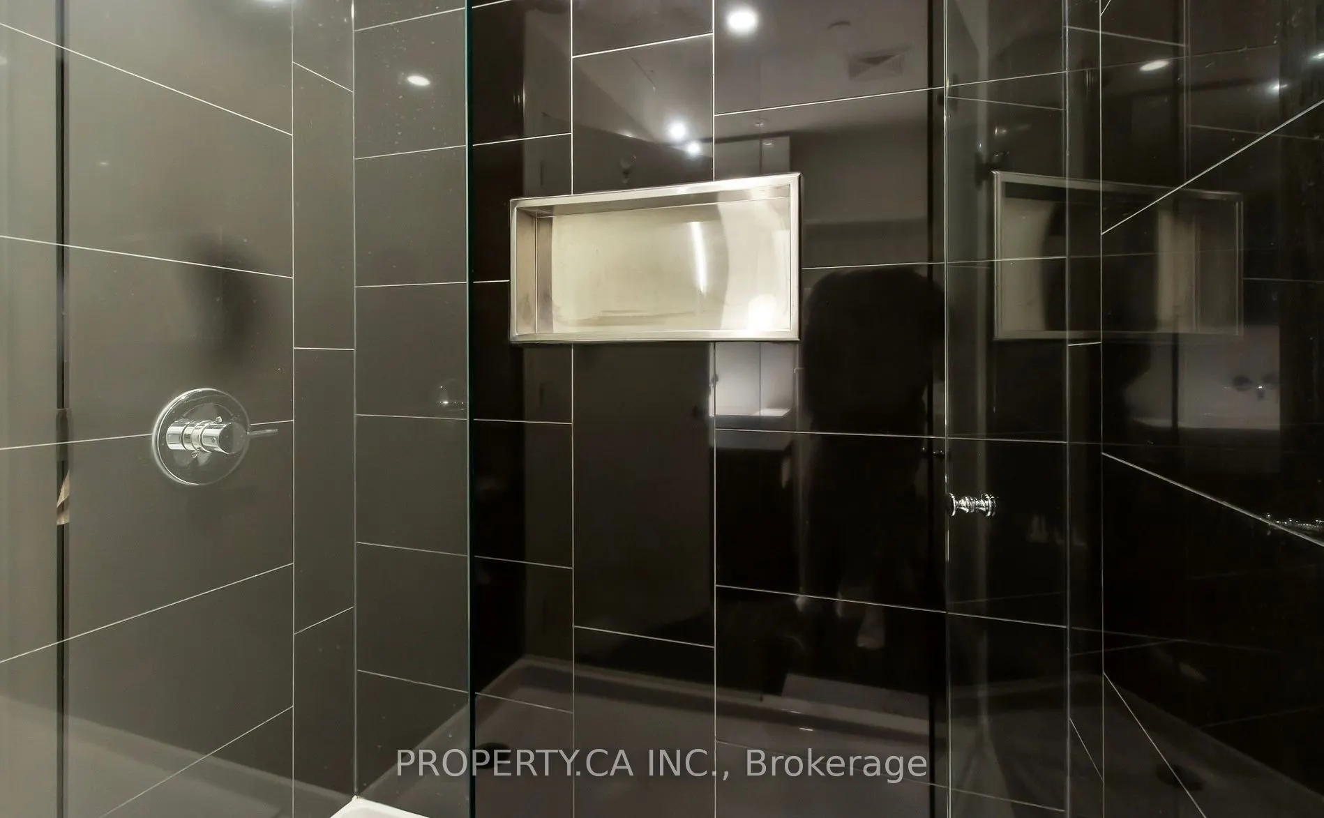 15 Lower Jarvis St N, #514