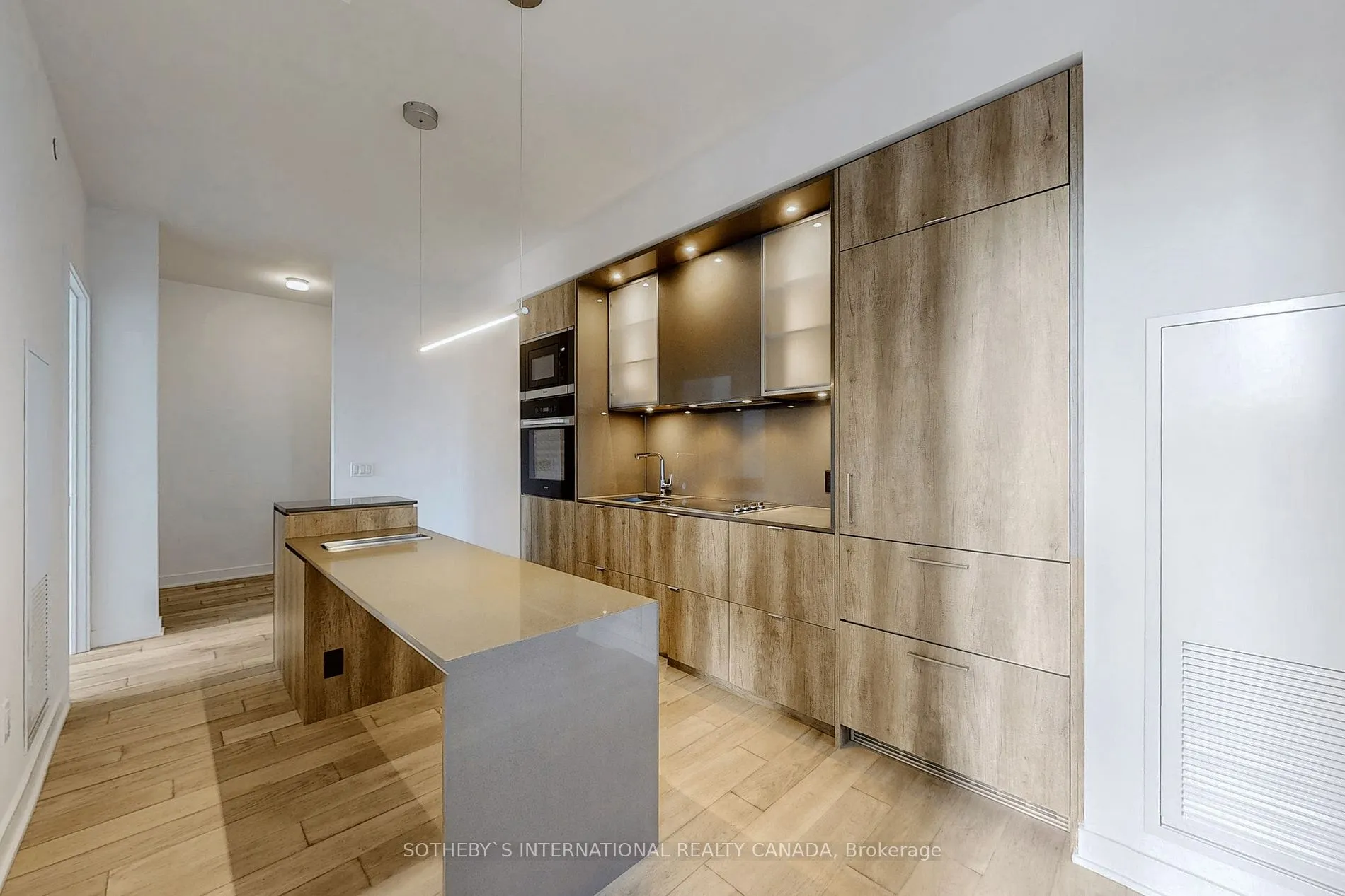 11 Yorkville Ave, #1010