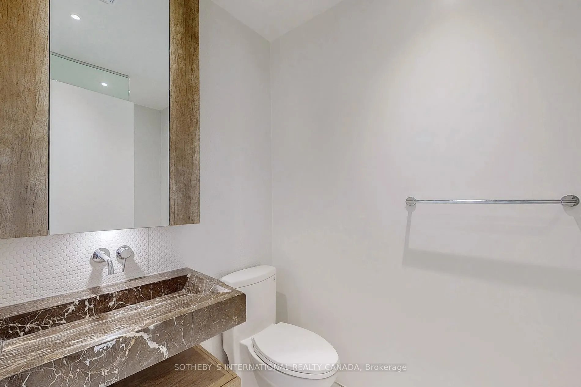 11 Yorkville Ave, #1010