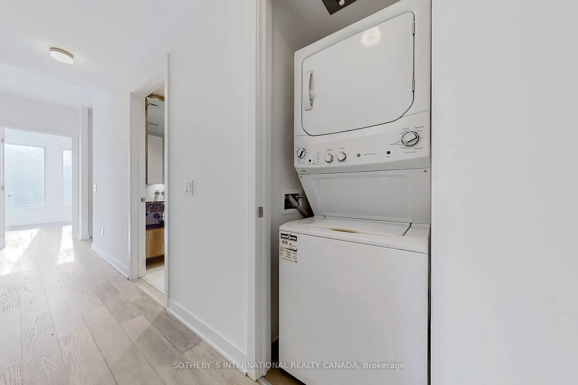11 Yorkville Ave, #1010