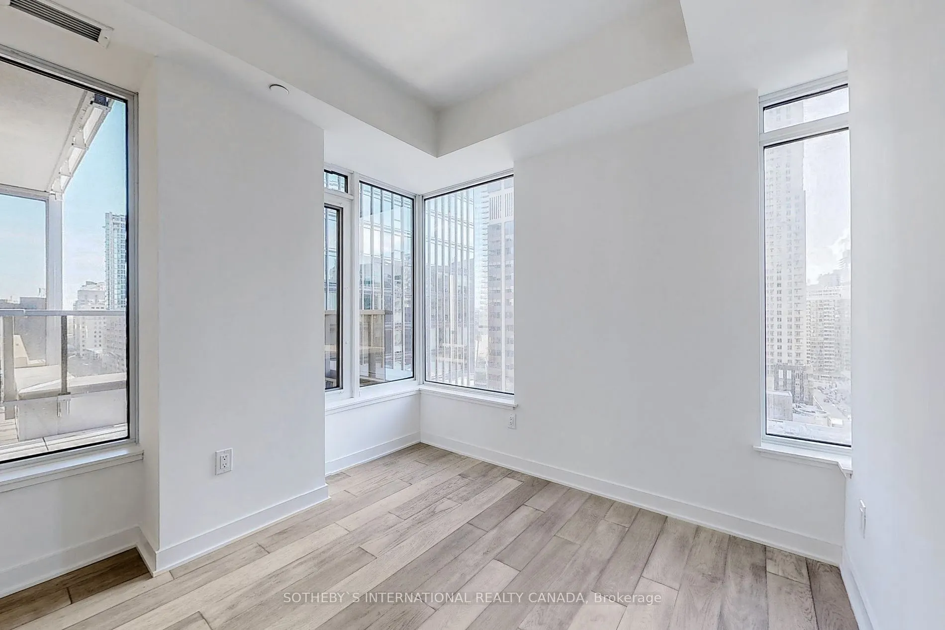 11 Yorkville Ave, #1010