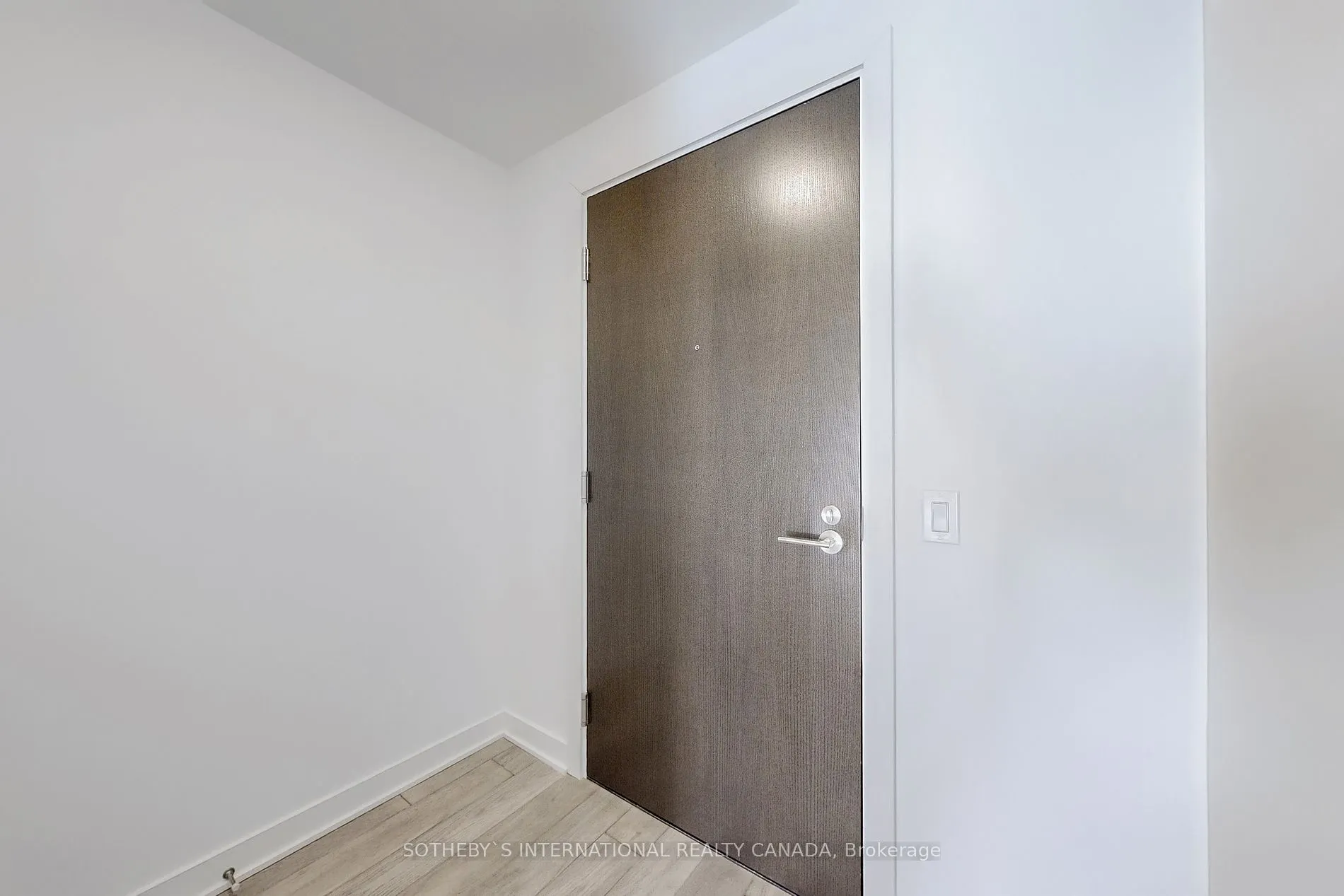 11 Yorkville Ave, #1010