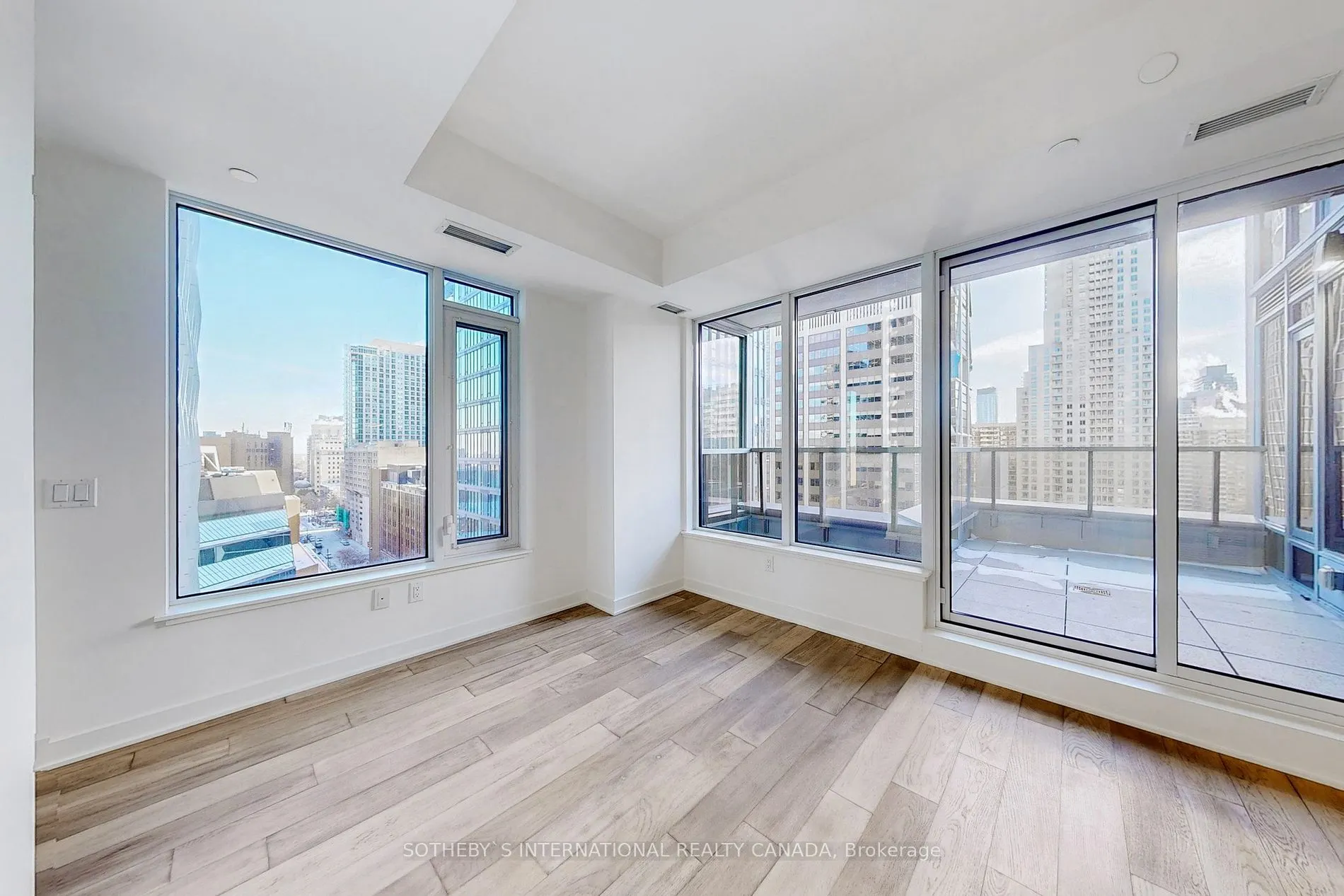 11 Yorkville Ave, #1010