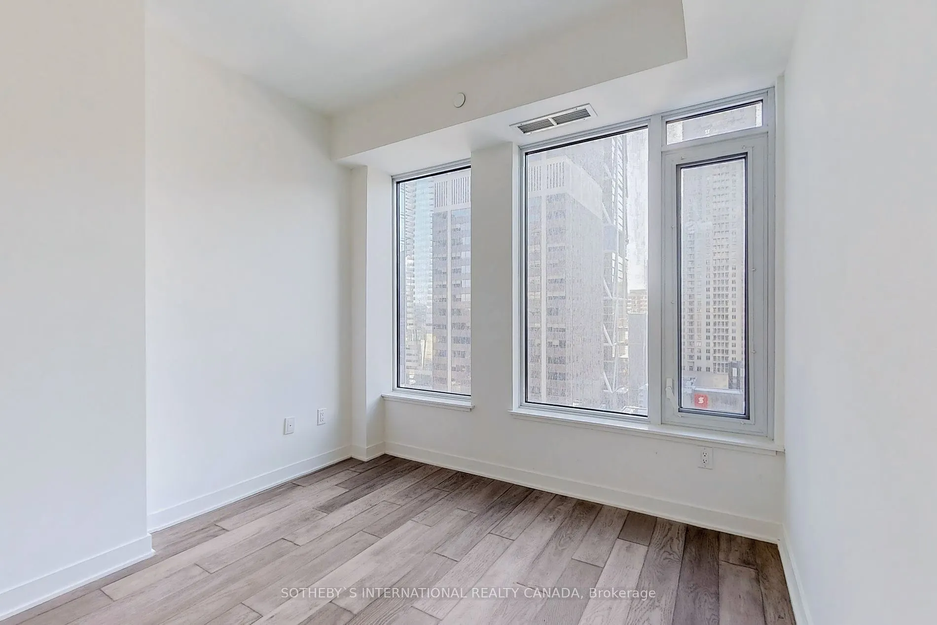 11 Yorkville Ave, #1010