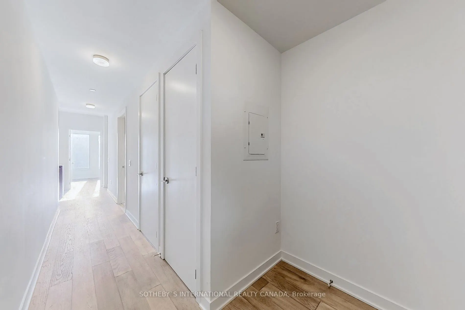11 Yorkville Ave, #1010