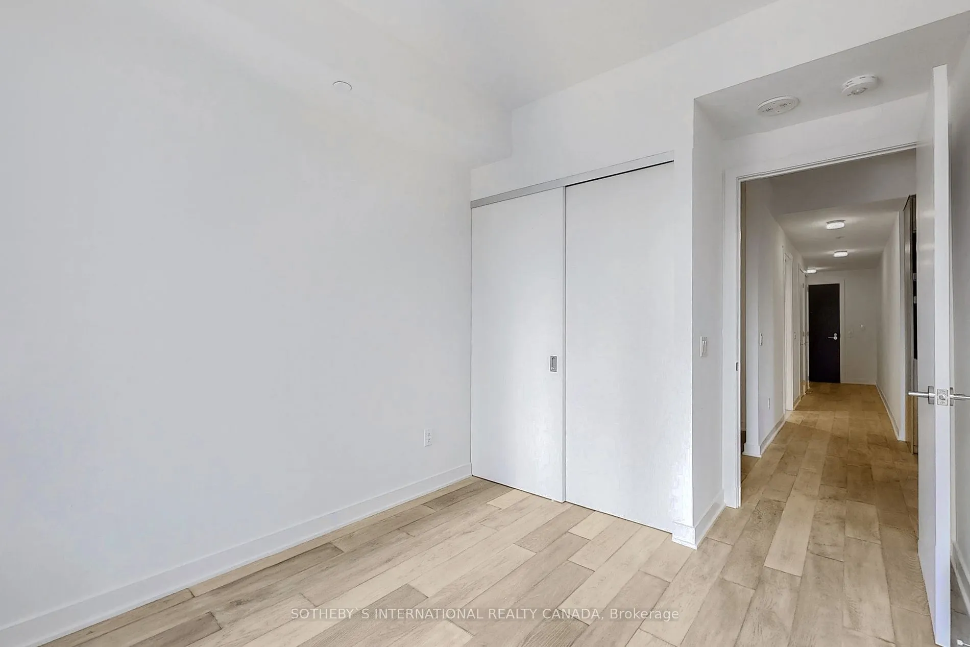 11 Yorkville Ave, #1010