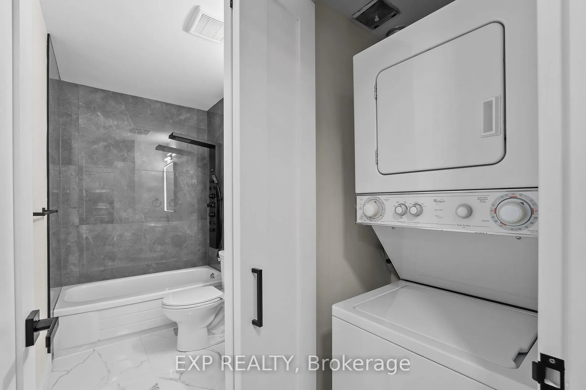 942 Yonge St S, #PH113