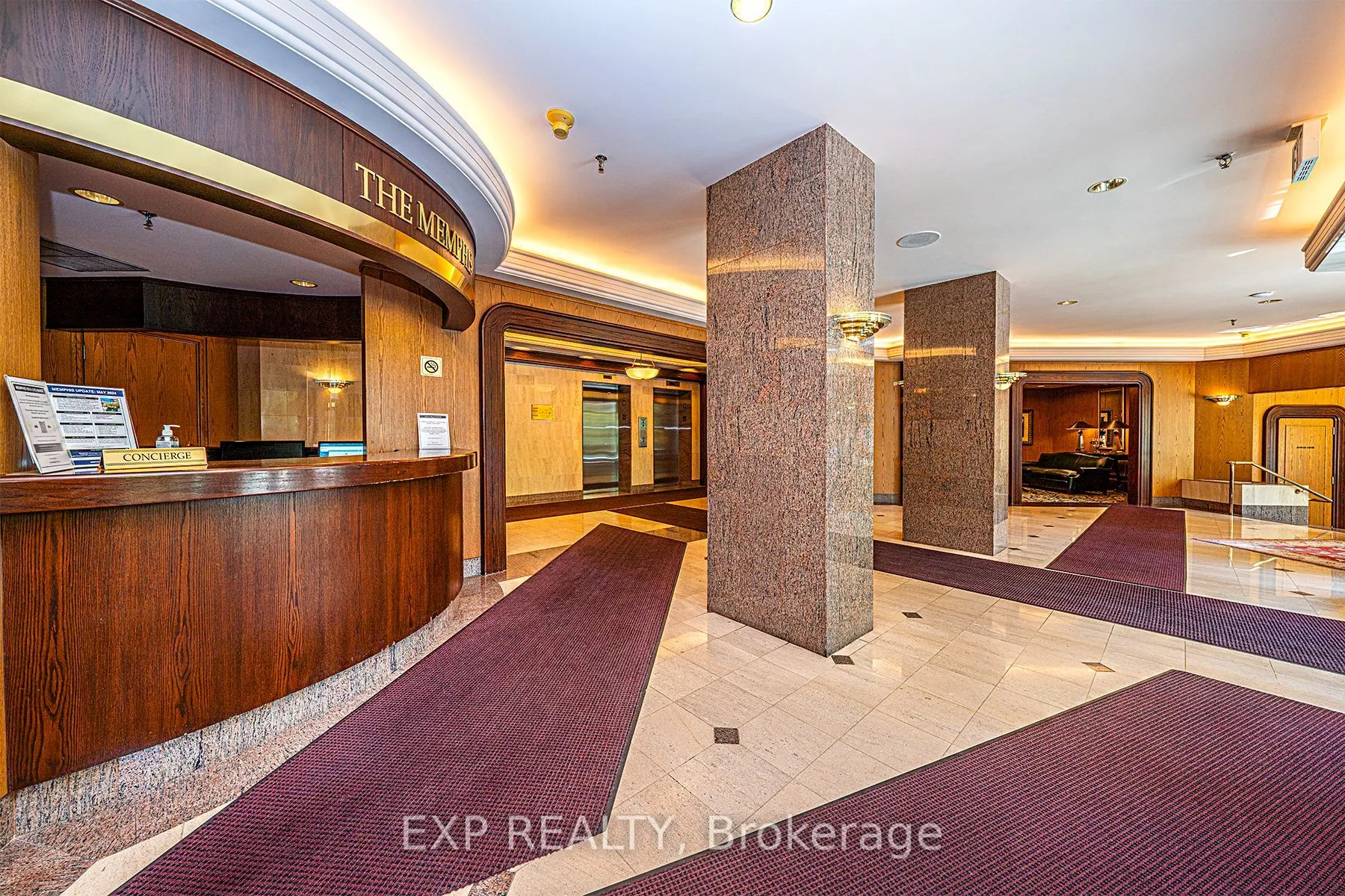942 Yonge St S, #PH113