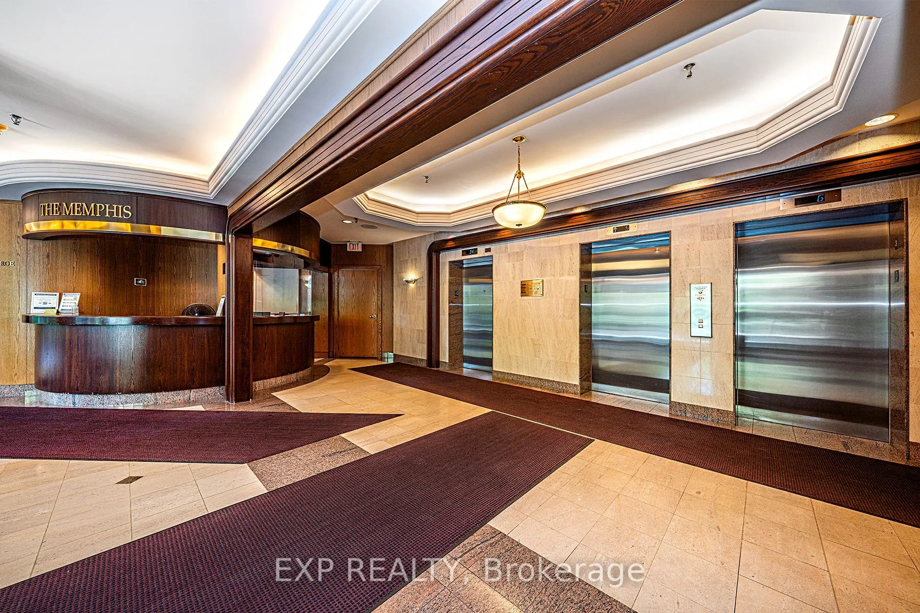 942 Yonge St S, #PH113