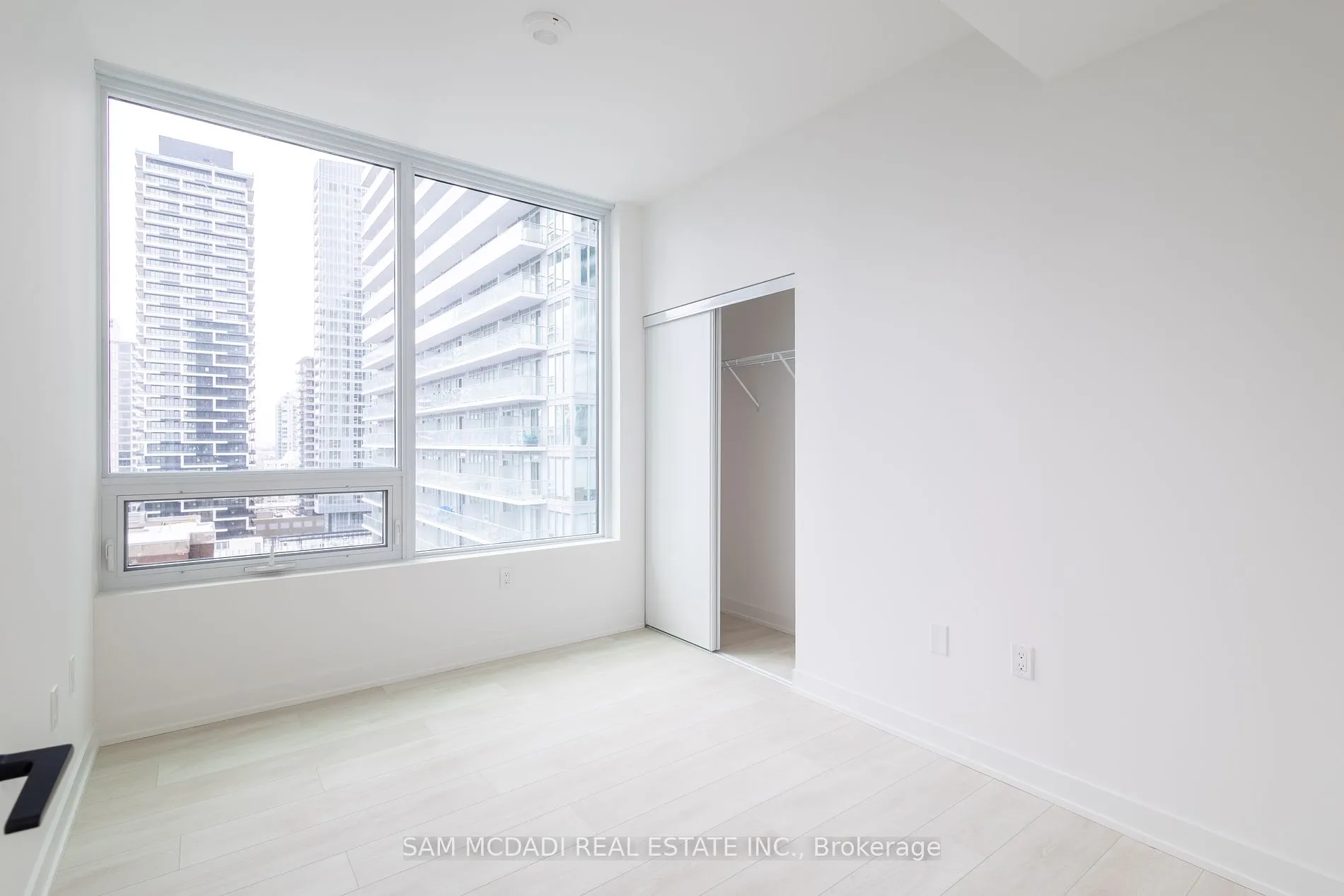 127 Broadway Ave, #1802