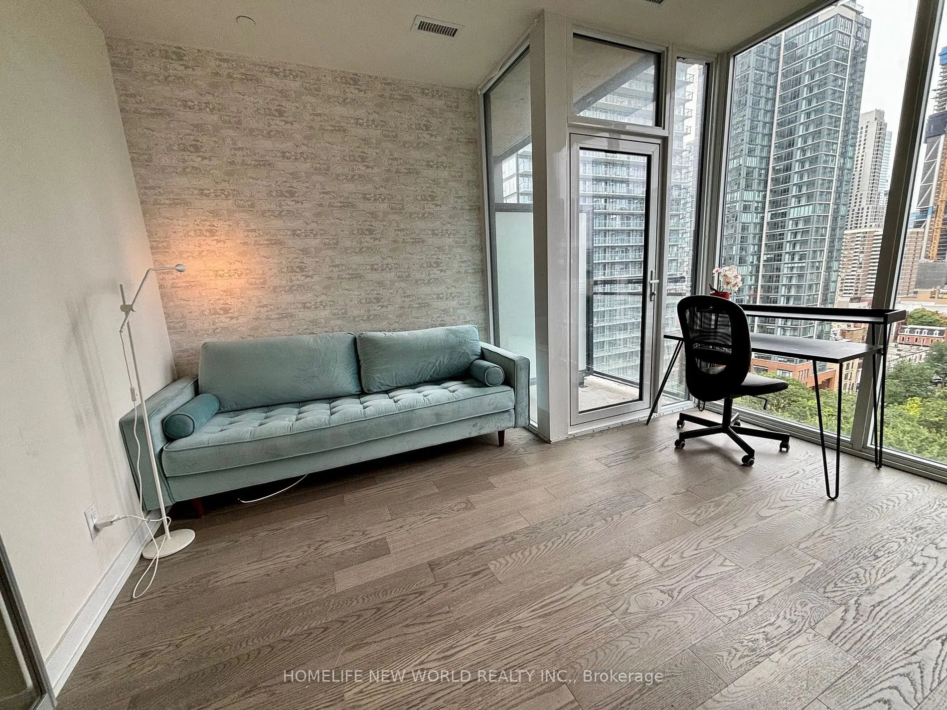 17 Dundonald St, #1403