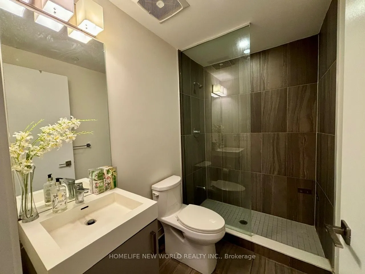 17 Dundonald St, #1403