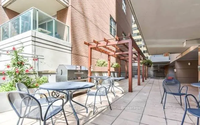 80 Cumberland St, #306