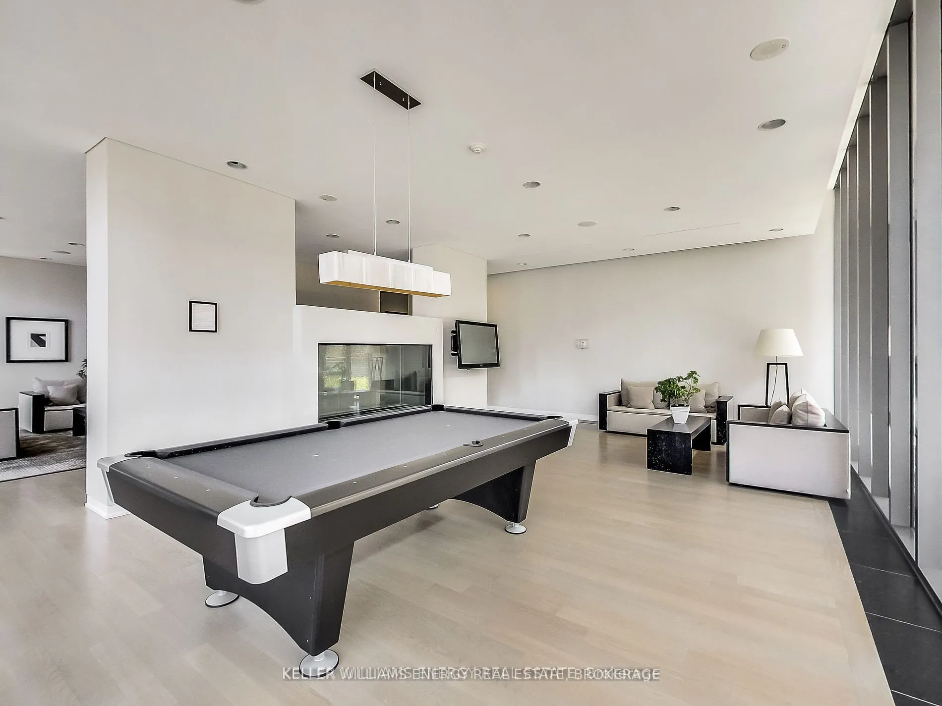 33 Charles St E, #4305