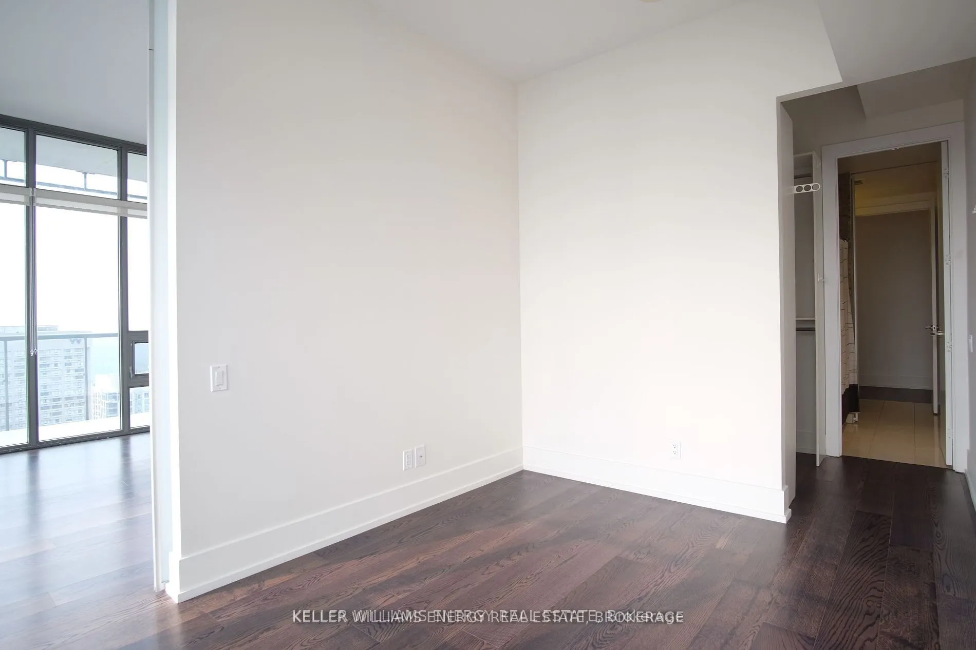 33 Charles St E, #4305