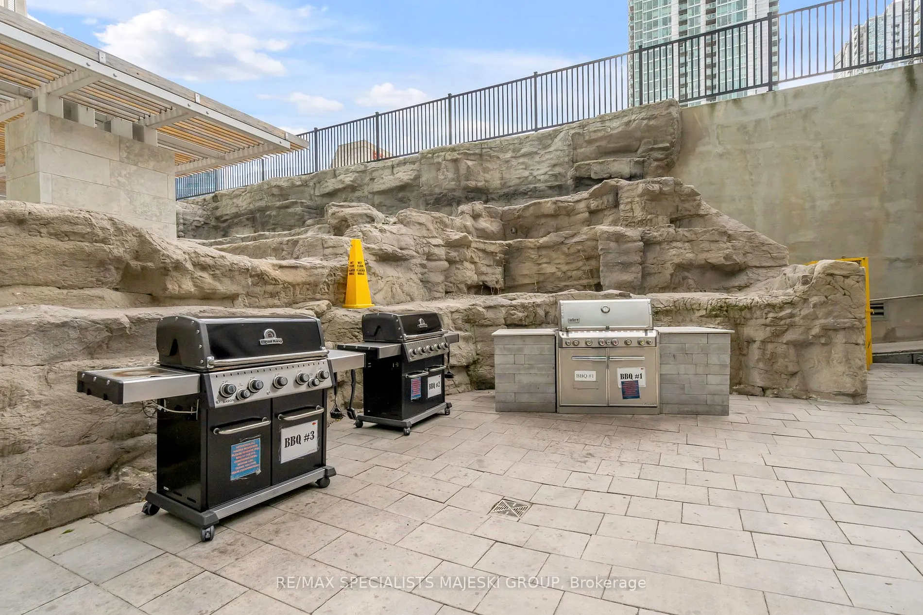 361 Front St W, #328