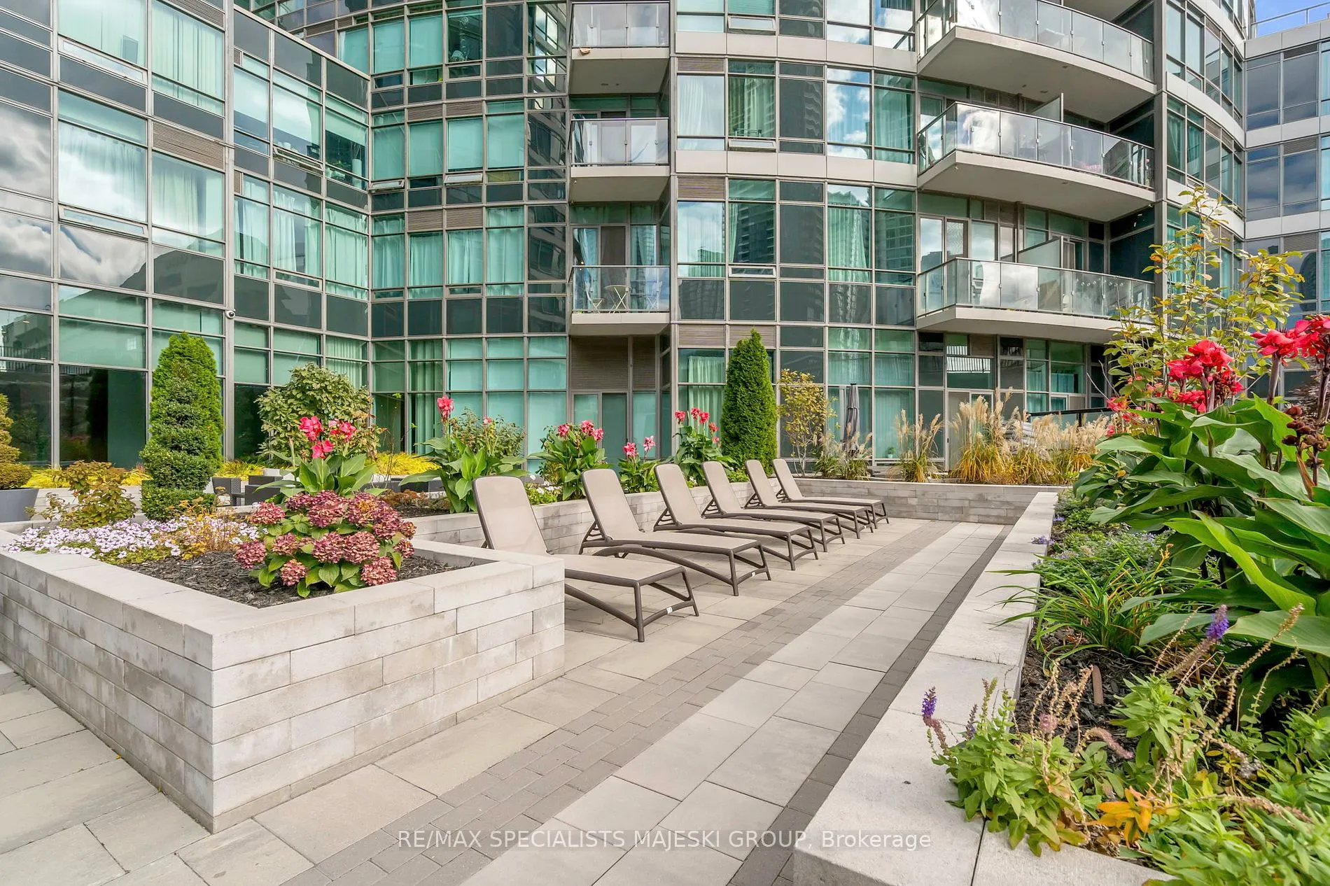 361 Front St W, #328