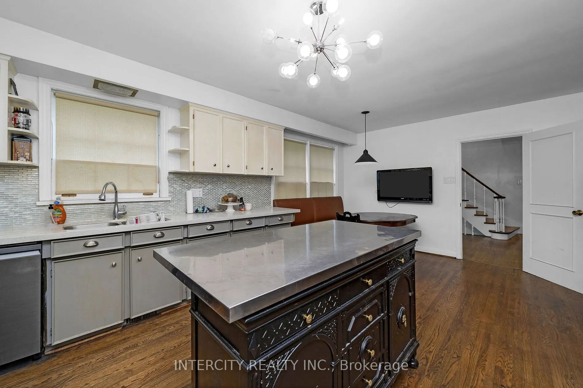 27 Suncrest Dr