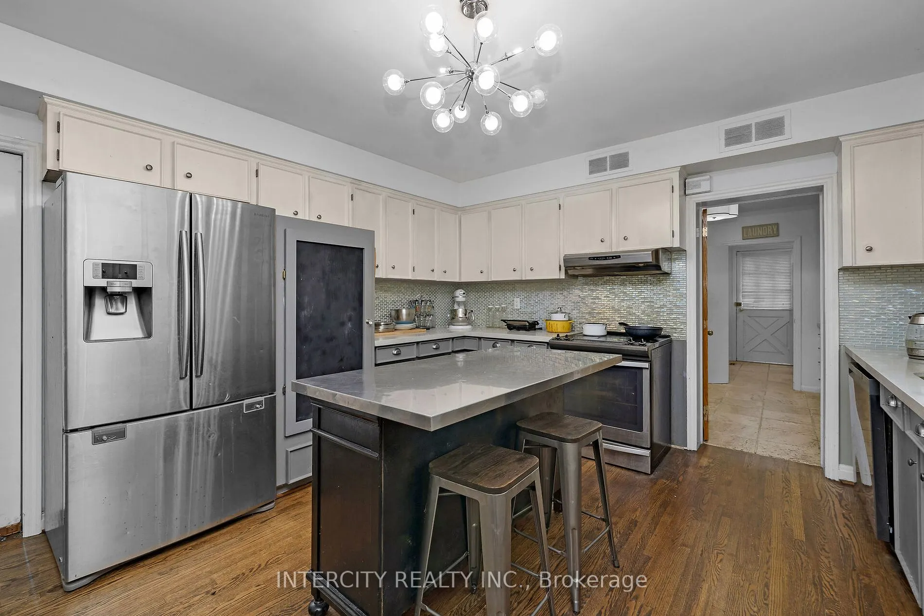 27 Suncrest Dr