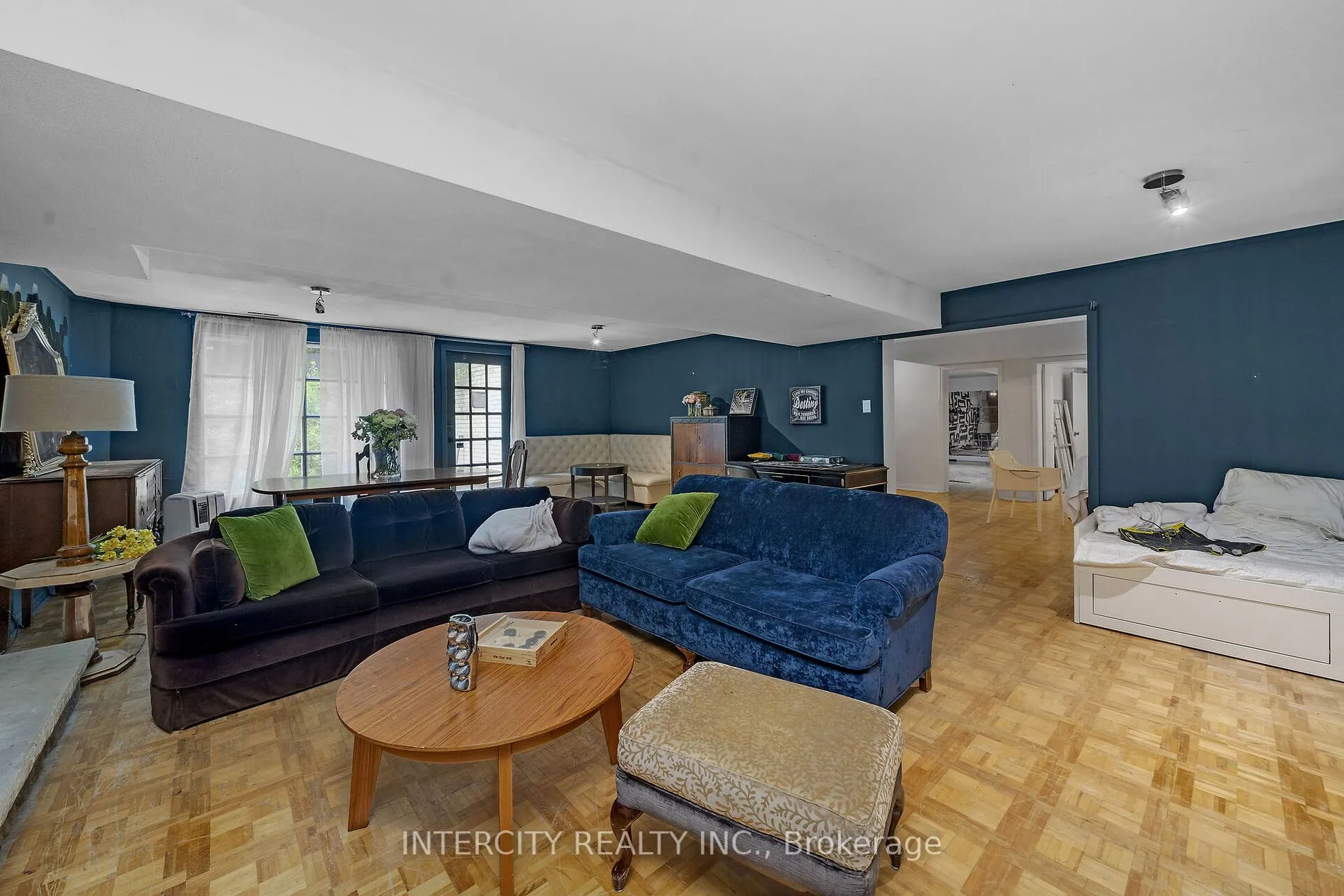 27 Suncrest Dr