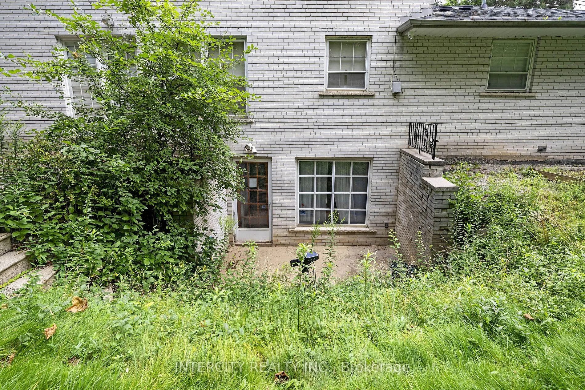 27 Suncrest Dr