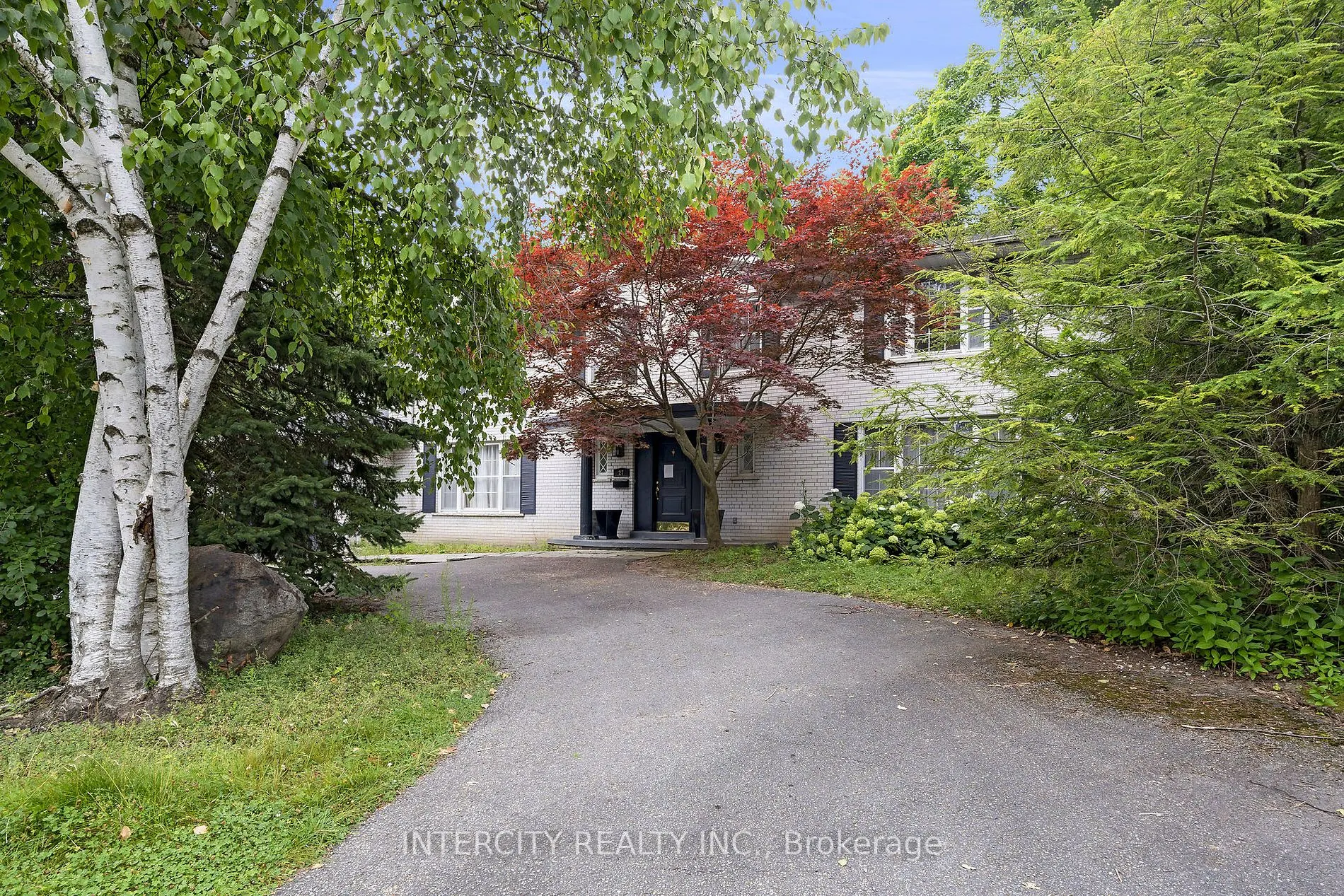 27 Suncrest Dr