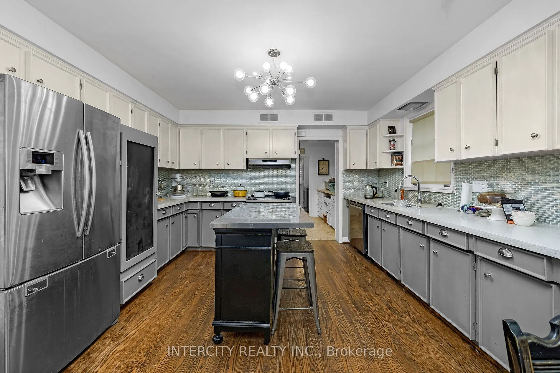 27 Suncrest Dr