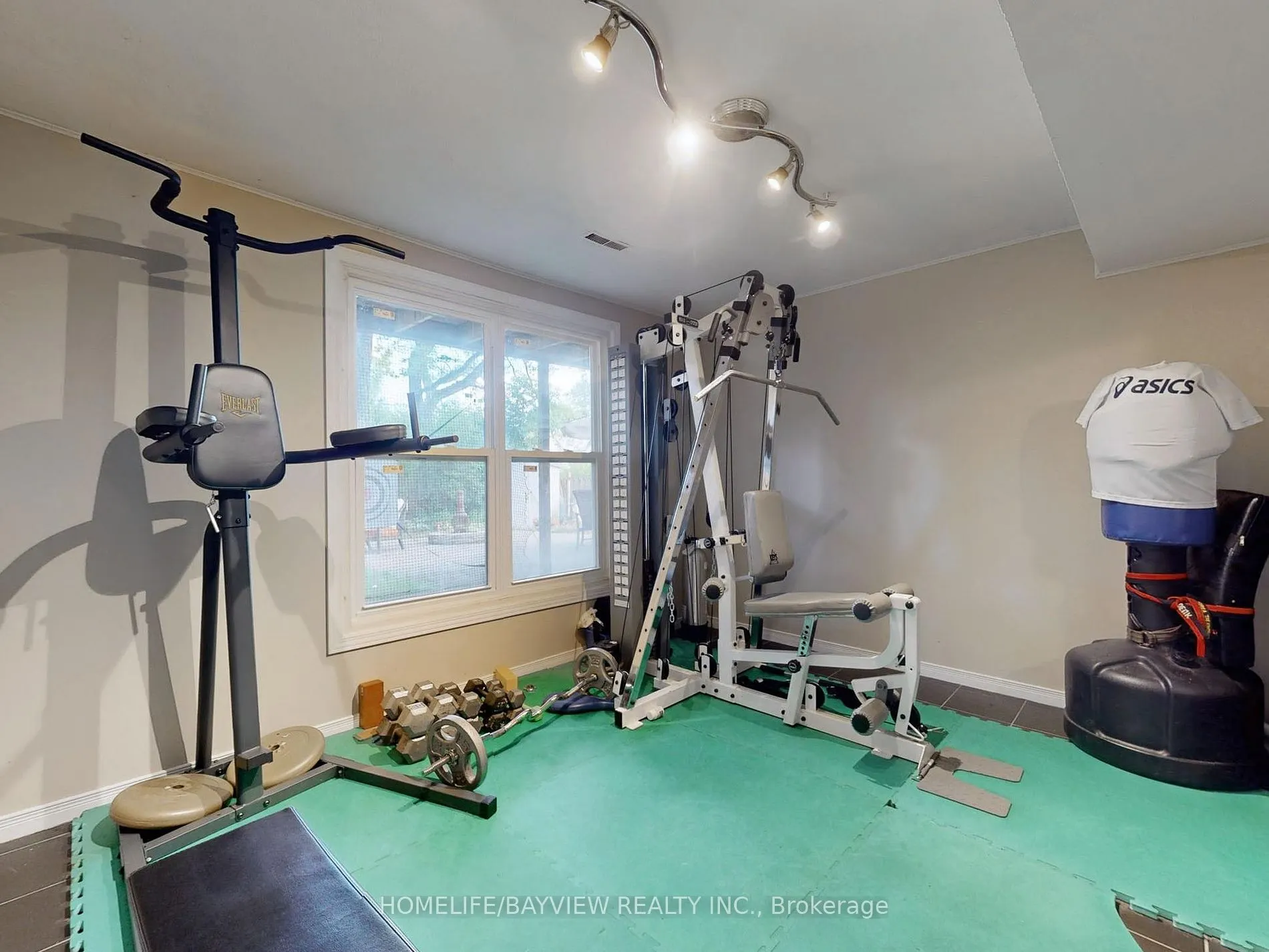 2 Fleming Dr