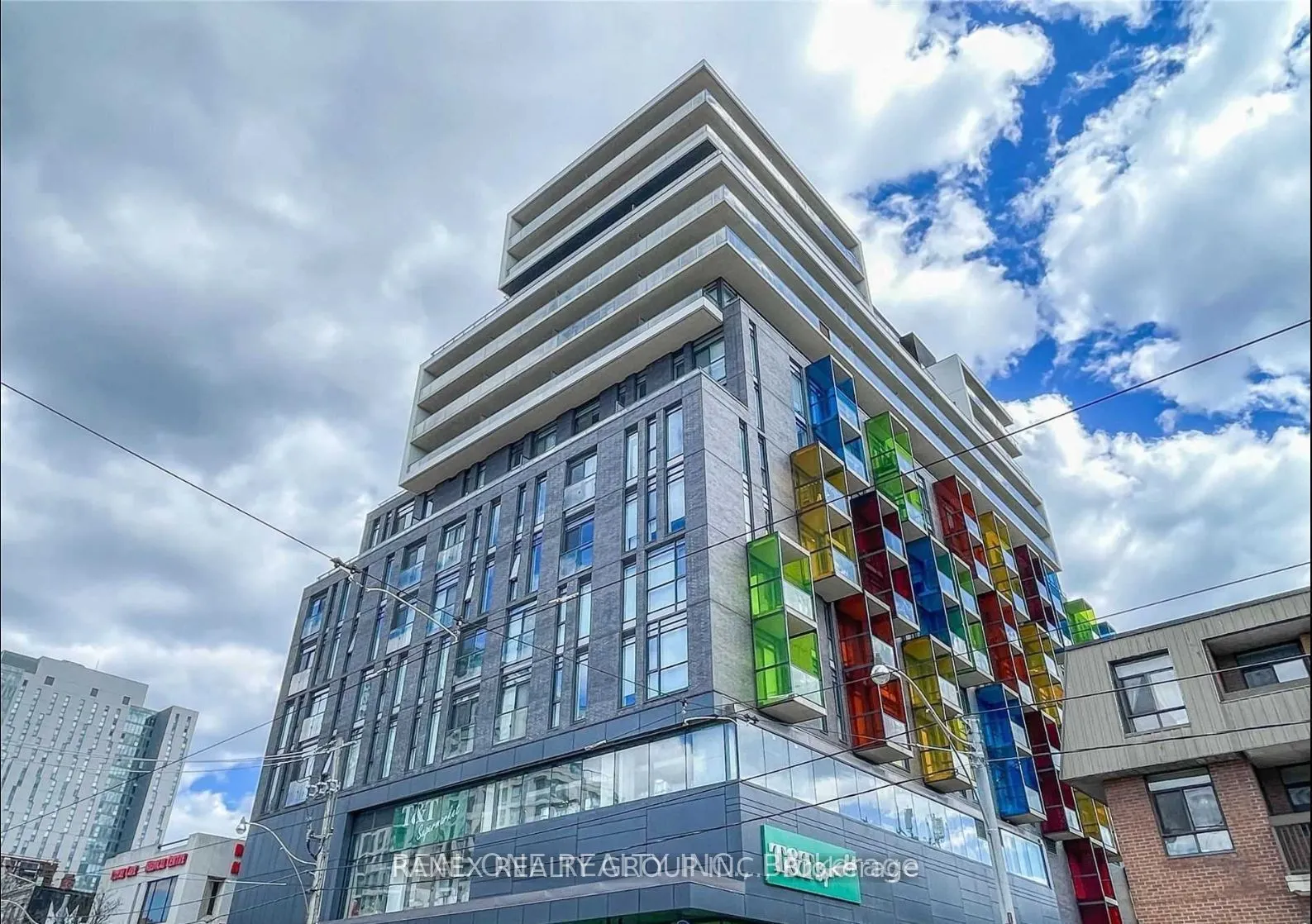 297 College St, #505
