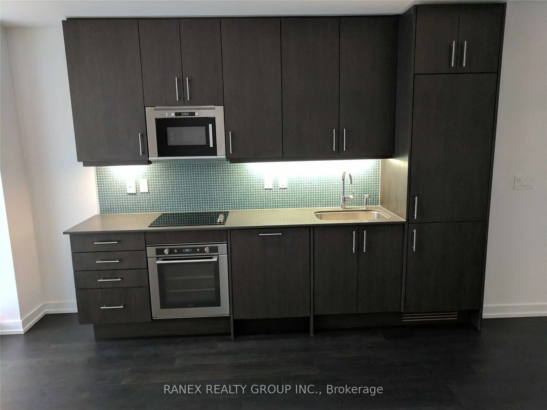 297 College St, #505
